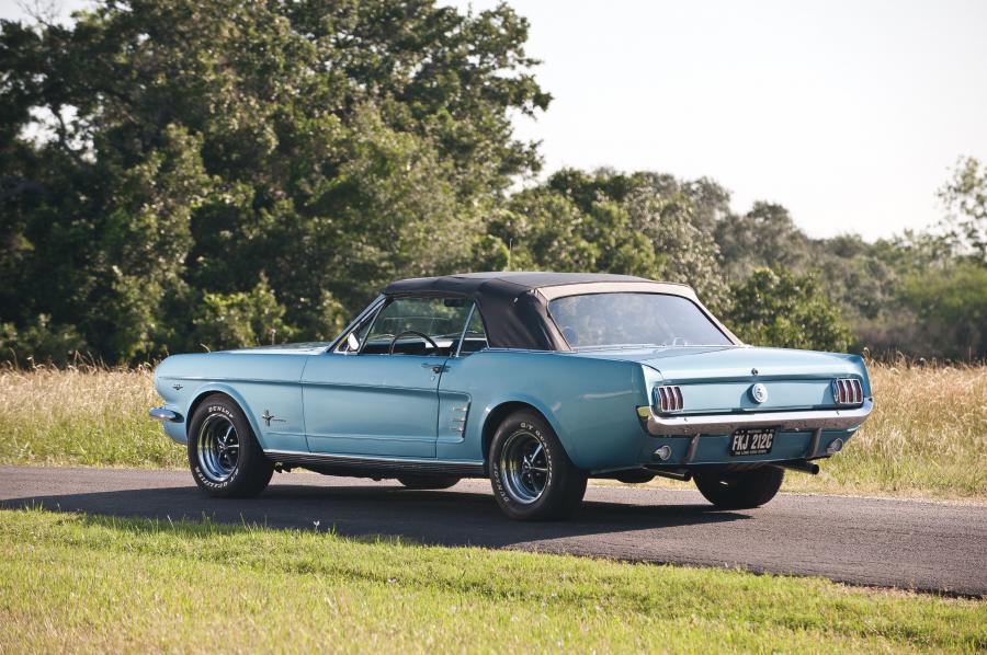  Ford Mustang Convertible 1966 года  (фото 41 из 65)